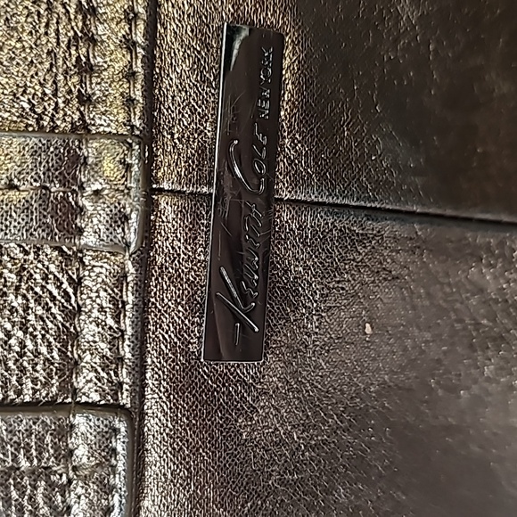 Kenneth Cole Small Bronze Metallic Clutch. - Picture 4 of 7